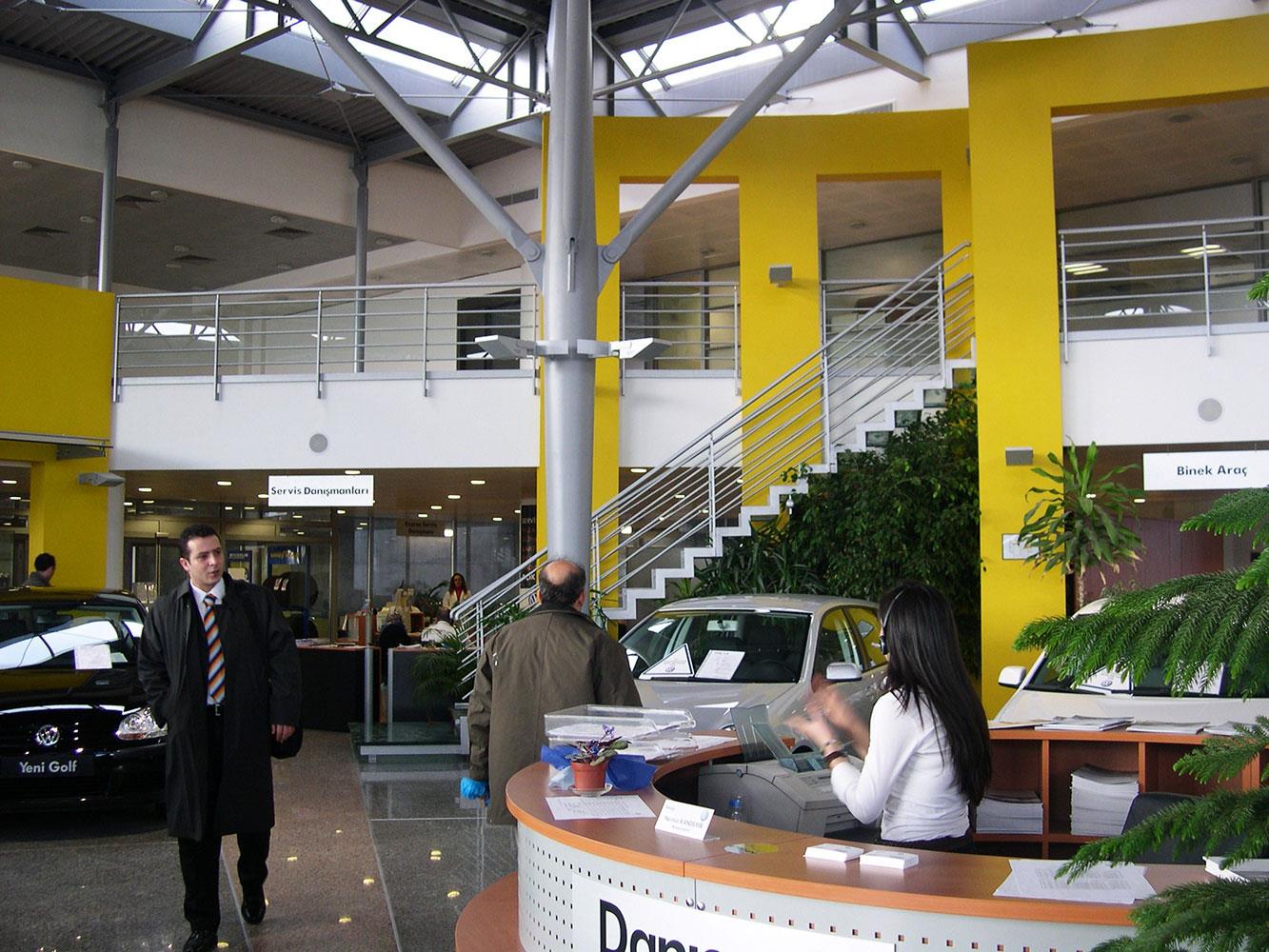 Rekor Otomotiv Showroom