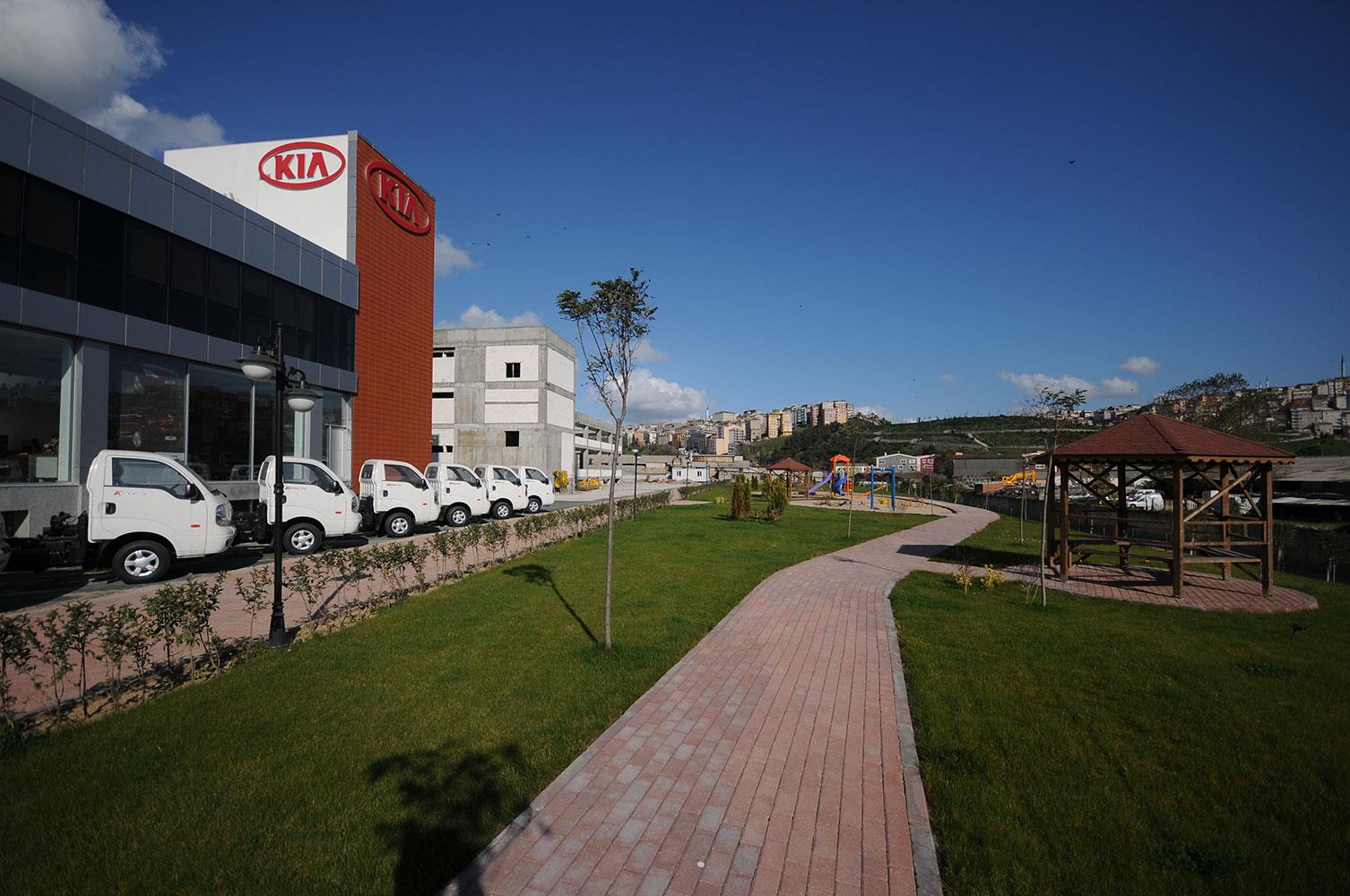 Bayraktar Otomotiv Showroom